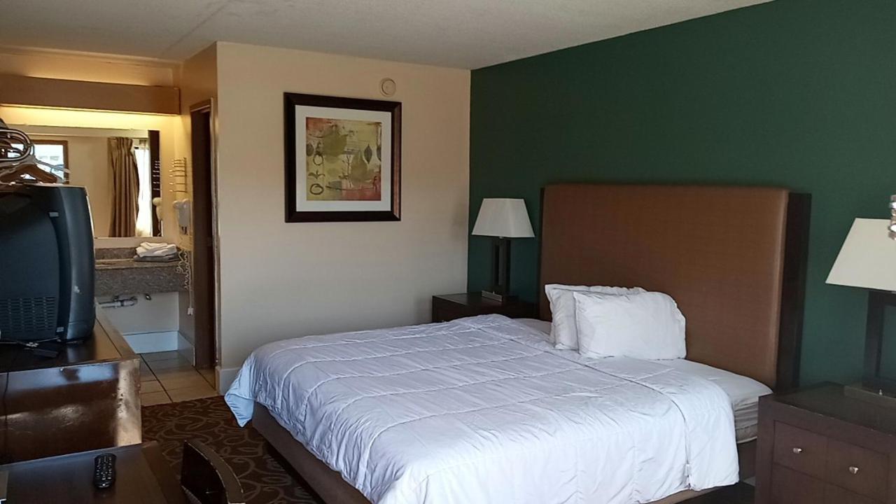 Hilltop Inn Pittsburgh Crafton Exterior foto