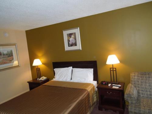 Hilltop Inn Pittsburgh Crafton Exterior foto