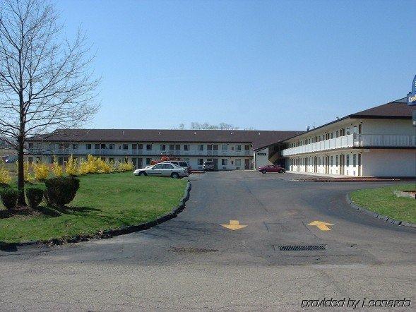 Hilltop Inn Pittsburgh Crafton Exterior foto